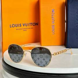 Picture of Louis Vuitton Sunglasses _SKUfw74861348fw